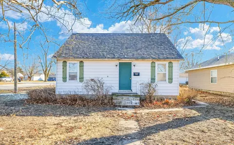 602 S Church St, Gibson City, IL 60936