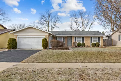 292 Parkchester Rd, Elk Grove Village, IL 60007