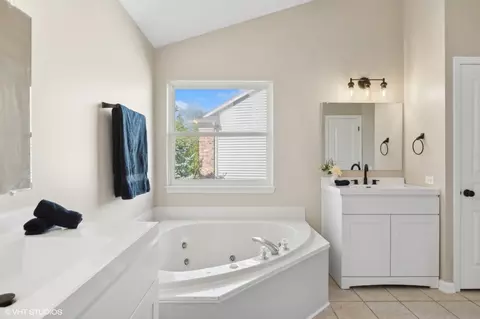 4100 Georgetown Cir, Algonquin, IL 60102 photo 9