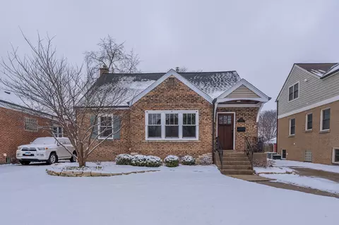 824 S Catherine Ave, La Grange, IL 60525