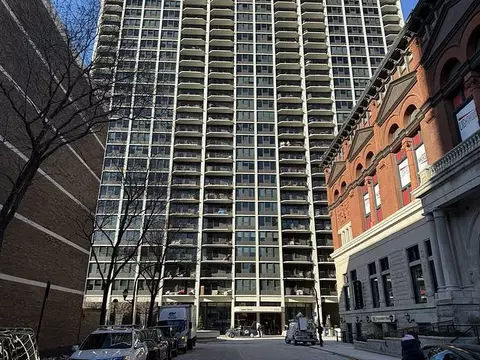 1560 N Sandburg Ter #709J, Chicago, IL 60610