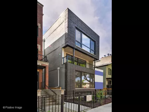 910 N Wood St #1, Chicago, IL 60622