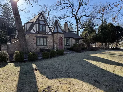 210 Oak St, Tower Lakes, IL 60010