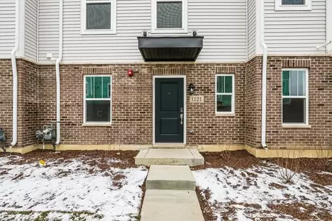 Exterior - 1121 Dock St, Des Plaines, IL 60018 photo 2 of 3