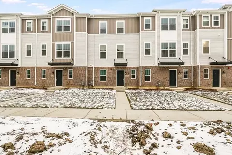 1121 Dock St, Des Plaines, IL 60018