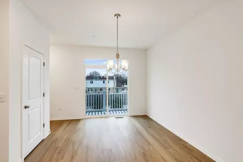 Dining - 1121 Dock St, Des Plaines, IL 60018 photo 1 of 2