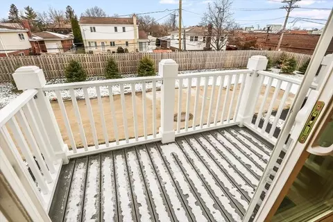 Exterior - 1121 Dock St, Des Plaines, IL 60018 photo 1 of 3