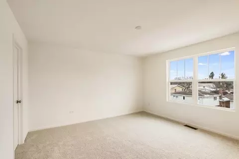 Bedroom - 1121 Dock St, Des Plaines, IL 60018 photo 1 of 4