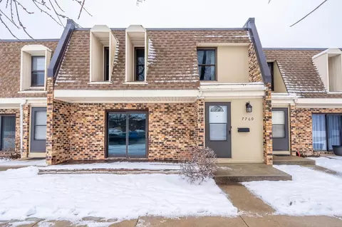 7760 Woodward Ave #12-2E, Woodridge, IL 60517