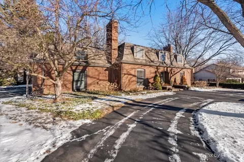 5 N733 Arboretum Ln, Saint Charles, IL 60175
