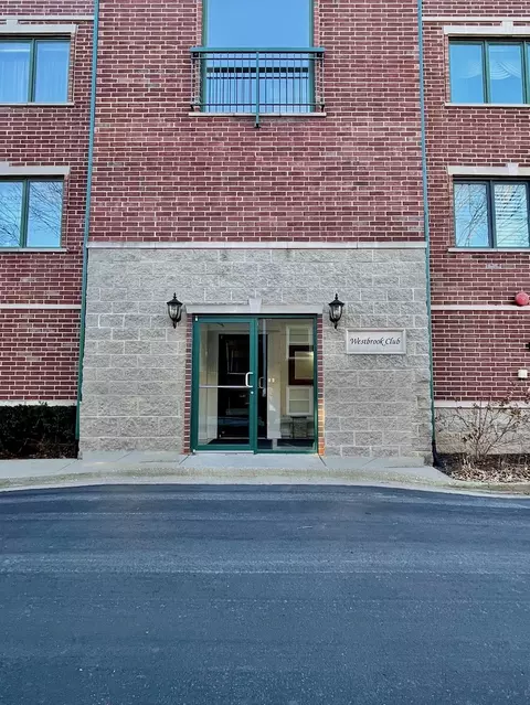 511 N Cass Ave #4C, Westmont, IL 60559