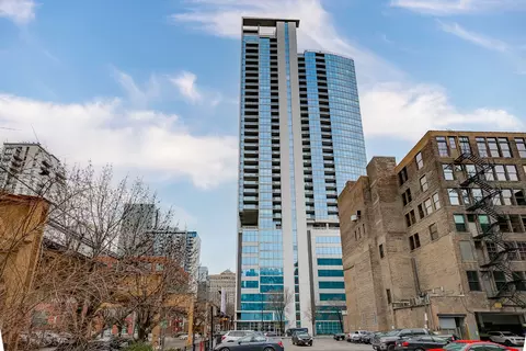 303 W Ohio St #3802, Chicago, IL 60654