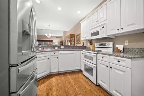 405 Spring Ridge Rd, Bloomington, IL 61704 photo 9