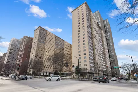 3950 N Lake Shore Dr #816, Chicago, IL 60613