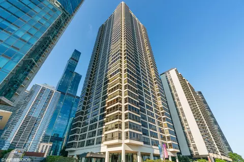 360 E Randolph St #2207, Chicago, IL 60601