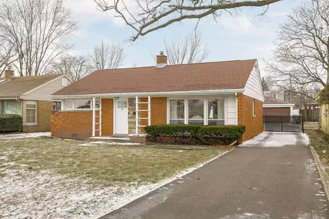 7918 N Nora Ave, Niles, IL 60714