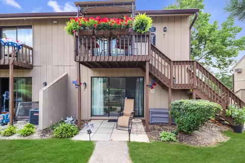 36 Bermuda Colony #4, Fox Lake, IL 60020