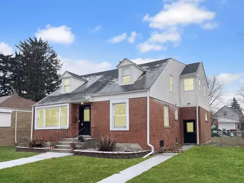 9411 Henrietta Ave, Brookfield, IL 60513