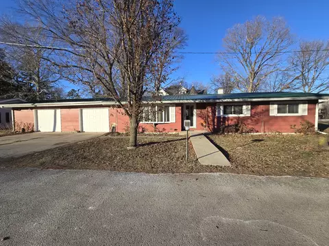 206 S Main Pl # A, Tampico, IL 61283