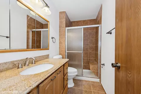 Bath - 1180 Buckingham Ct #A1, Wheeling, IL 60090 photo 1 of 2