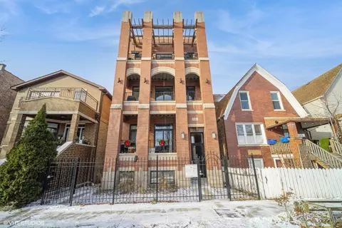 3252 N California Ave #3, Chicago, IL 60618