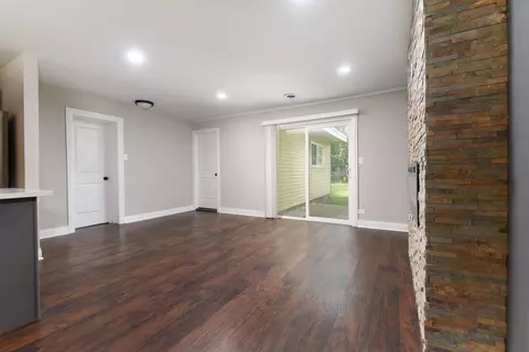 Living - 16218 Saint Louis Ave, Markham, IL 60428 photo 4 of 4