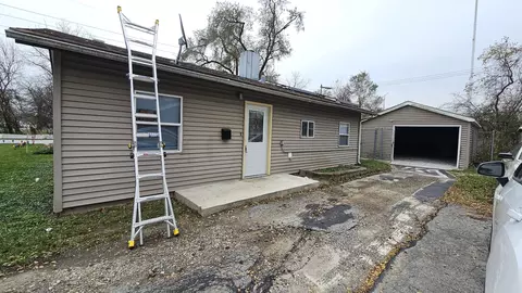 168 W 158th Pl, Harvey, IL 60426