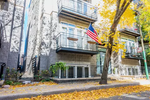 2352 W Bloomingdale Ave #1W, Chicago, IL 60647