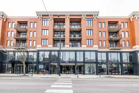 3232 N Halsted St #D803, Chicago, IL 60657