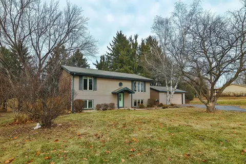 6741 Happy Acres Rd, Rockford, IL 61101