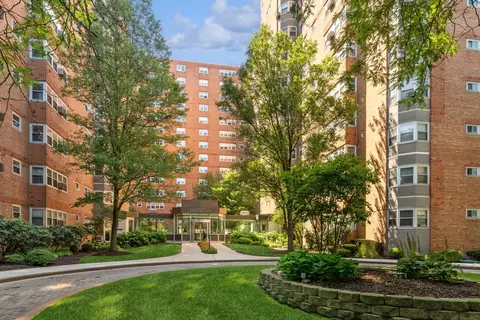 4950 N Marine Dr #708, Chicago, IL 60640