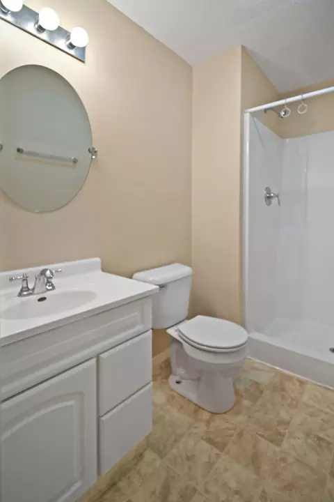 Bath - 1114 W College Ave, Normal, IL 61761 photo 7 of 10