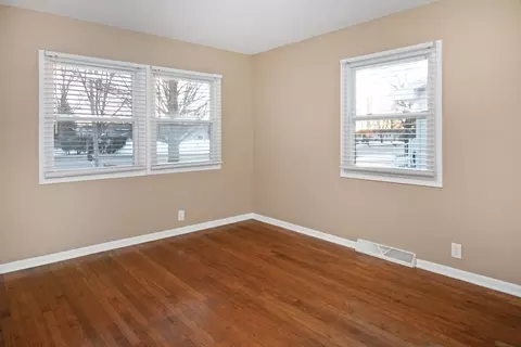 Bedroom - 1114 W College Ave, Normal, IL 61761 photo 5 of 8
