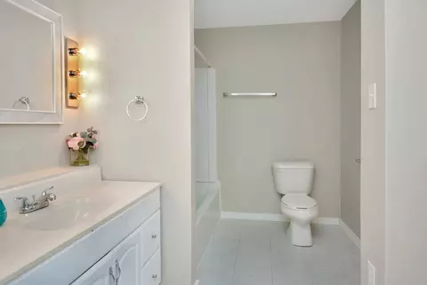 Bath - 1114 W College Ave, Normal, IL 61761 photo 2 of 10