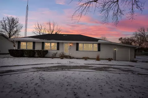 1114 W College Ave, Normal, IL 61761