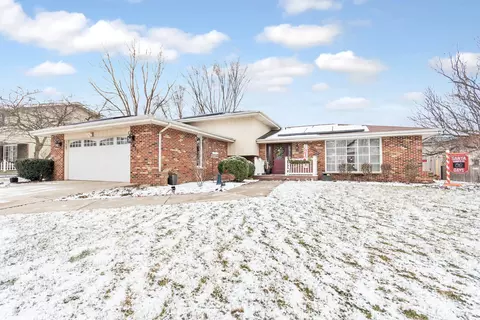613 Ca Crest Dr, Shorewood, IL 60404
