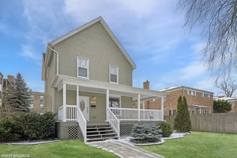 1743 W Chase Ave, Chicago, IL 60626
