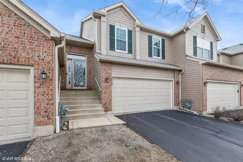 5203 Cobblers Xing #5203, Mchenry, IL 60050