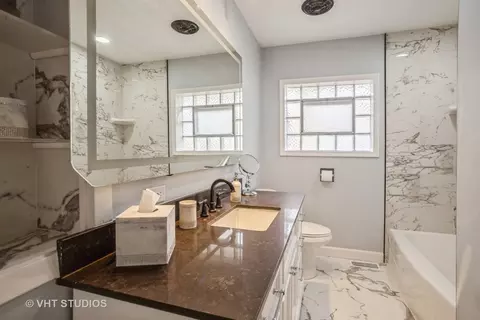 Bath - 5835 Burr Oak Ave, Berkeley, IL 60163 photo 1 of 3