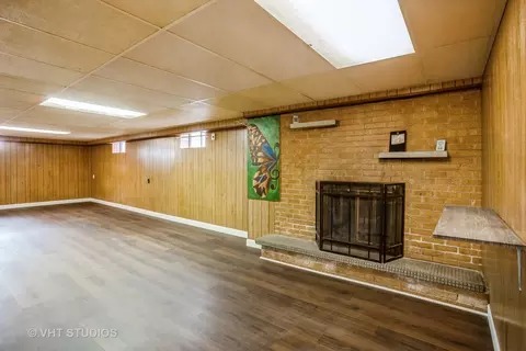 Living - 5835 Burr Oak Ave, Berkeley, IL 60163 photo 4 of 4