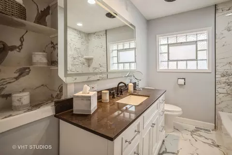 Bath - 5835 Burr Oak Ave, Berkeley, IL 60163 photo 2 of 3