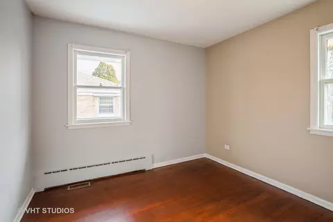 Bedroom - 5835 Burr Oak Ave, Berkeley, IL 60163 photo 3 of 3