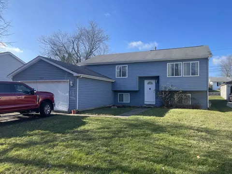 2424 N Elmwood Ave, Waukegan, IL 60087