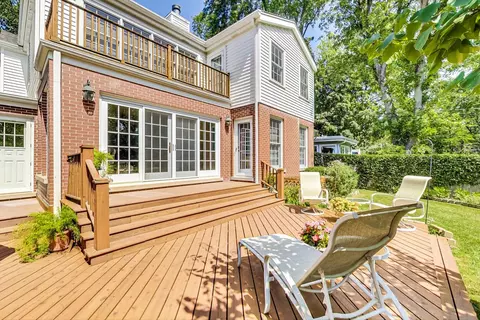Exterior - 1166 Cherry St, Winnetka, IL 60093 photo 7 of 11