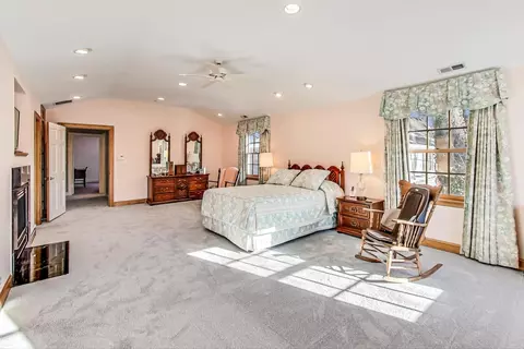 Bedroom - 1166 Cherry St, Winnetka, IL 60093 photo 3 of 6