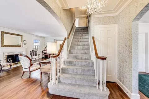 Entry Way - 1166 Cherry St, Winnetka, IL 60093 photo 1 of 2
