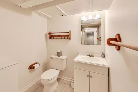 Bath - 1166 Cherry St, Winnetka, IL 60093 photo 5 of 5