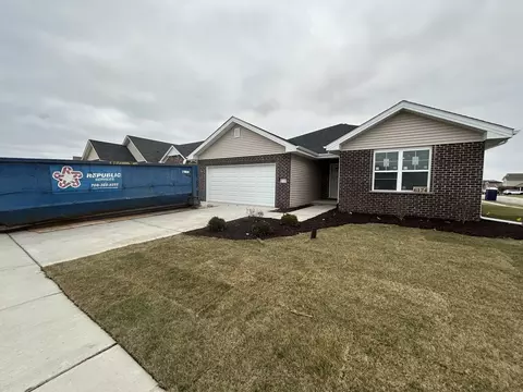 6174 Park View Dr, Bourbonnais, IL 60914