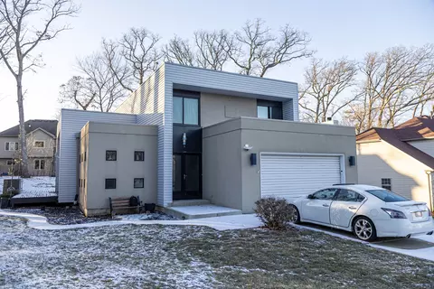 1029 Rosewood Dr, Carpentersville, IL 60110