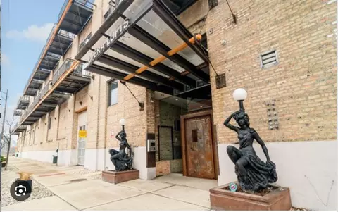 2545 S Dearborn St #504, Chicago, IL 60616